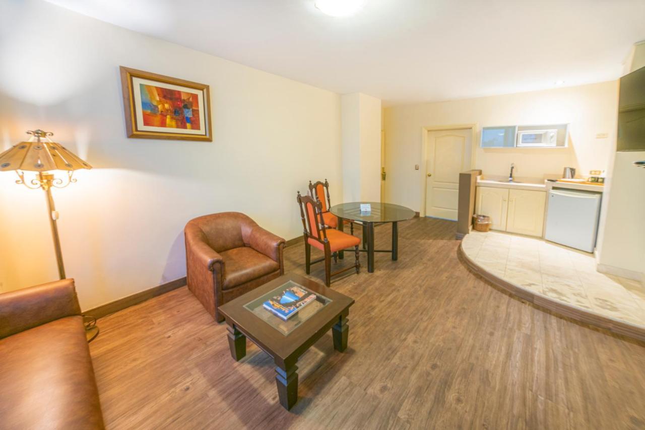 Miraflores Colon Hotel Lima Bagian luar foto