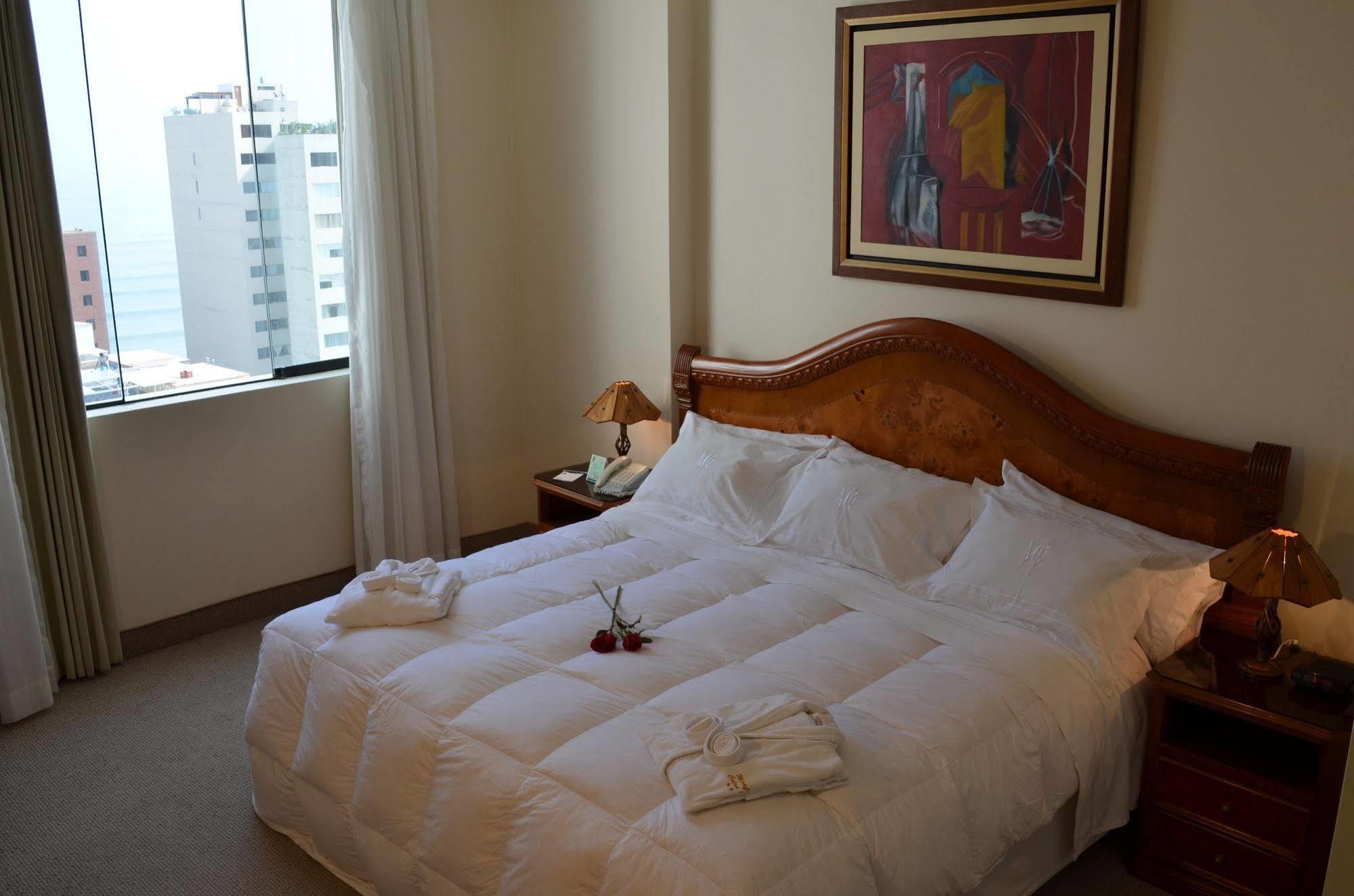 Miraflores Colon Hotel Lima Bagian luar foto